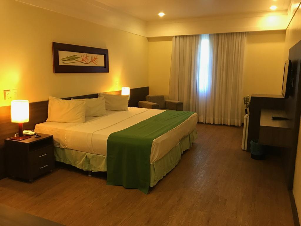 Hotel Tropical Μανάους Εξωτερικό φωτογραφία A room at the hotel