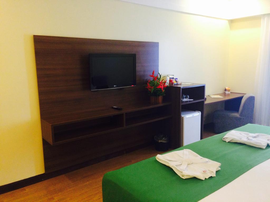 Hotel Tropical Μανάους Εξωτερικό φωτογραφία A room at the hotel