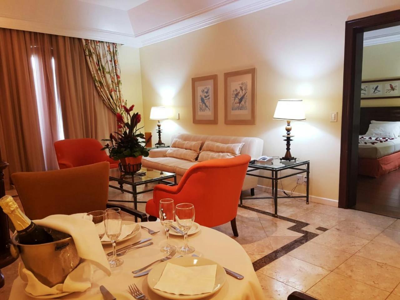 Hotel Tropical Μανάους Εξωτερικό φωτογραφία A suite at the Four Seasons Hotel, Cairo